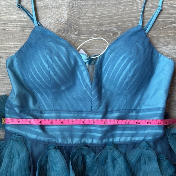 NEW MARCHESA NOTTE V-Neck Ombre Tulle Tiered Ruffle Gown Sage 14 - Picture 10 of 13